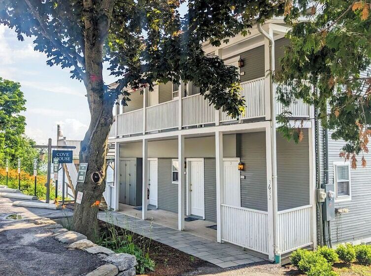 مبيت وإفطار The North Hero House Inn & Restaurant