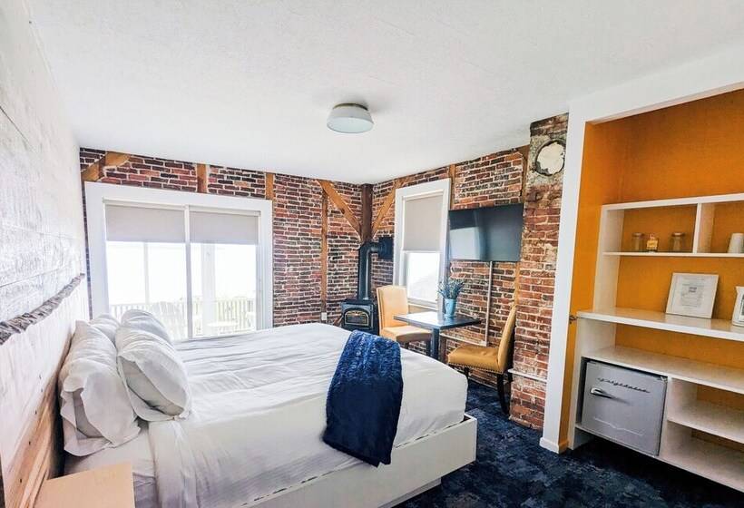 مبيت وإفطار The North Hero House Inn & Restaurant