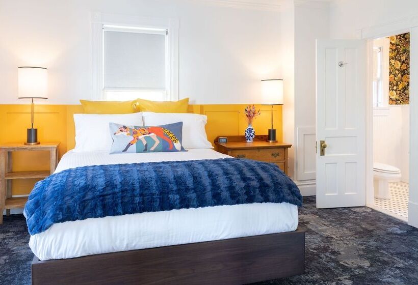 مبيت وإفطار The North Hero House Inn & Restaurant