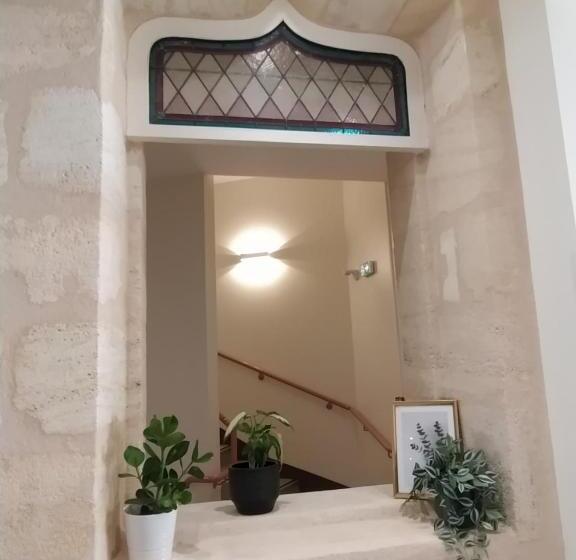 Bloom Hostel Bar & Garden