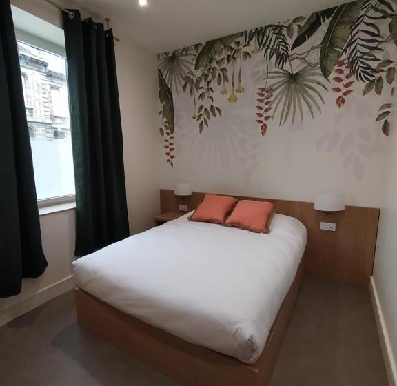 Bloom Hostel Bar & Garden