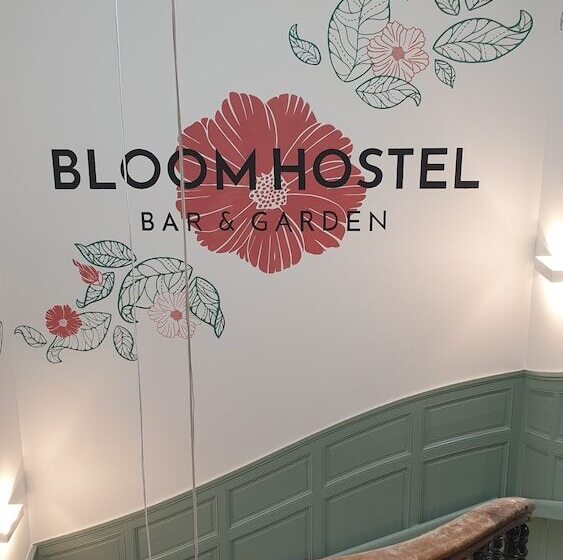 Bloom Hostel Bar & Garden