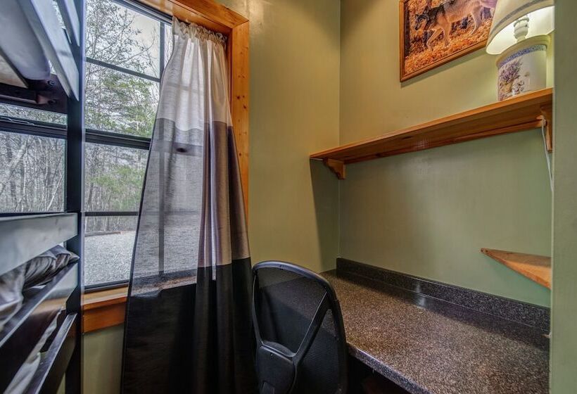 Blueridge Bunk House Wrap Around Deck!