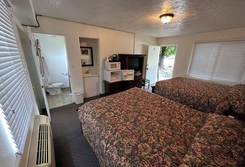 Bob S Station & Motel