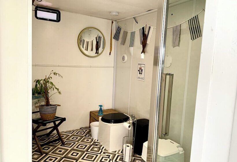 Boutique Luxury Bell Tent Near Torpoint