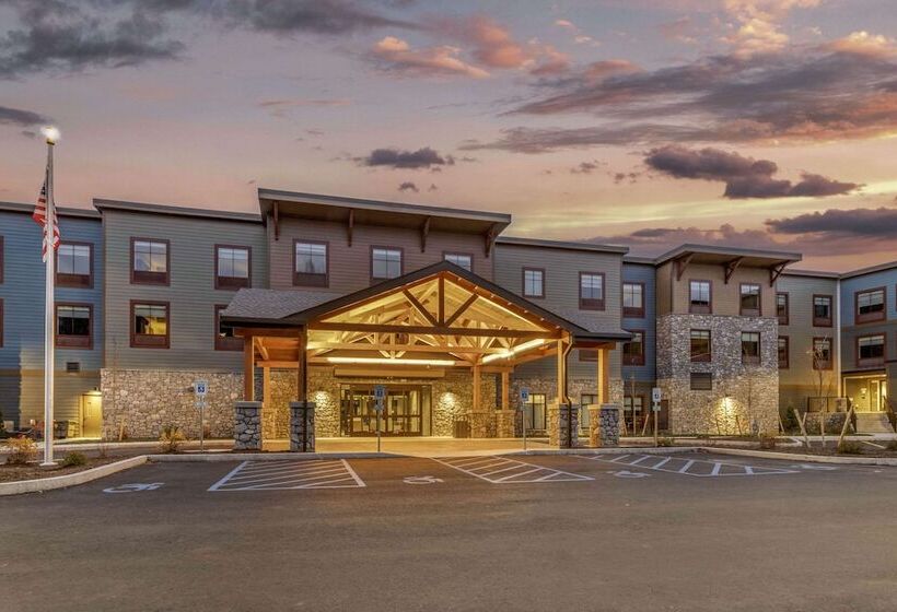 Cambria Hotel Lake Placid   Lakeside Resort