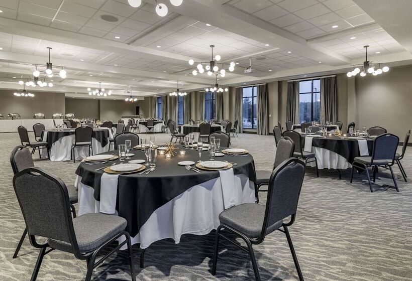 Cambria Hotel Lake Placid   Lakeside Resort