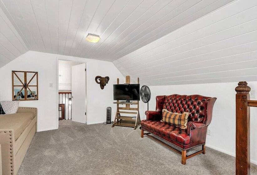 Cc Cabin Full Game Room! Wrap Around Deck!