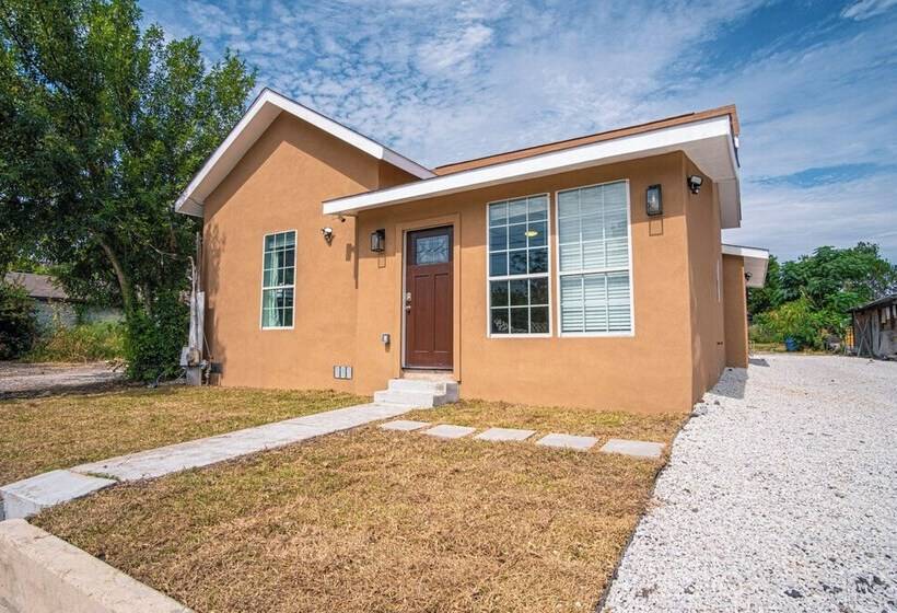 Charming 3br/2ba Gem Close To Downtown/ Riverwalk