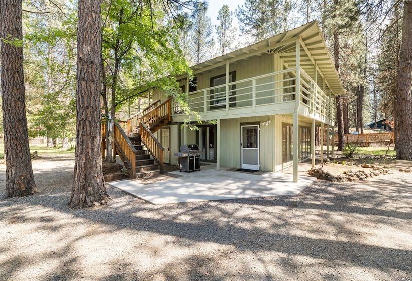 Deschutes Riverwoods Retreat