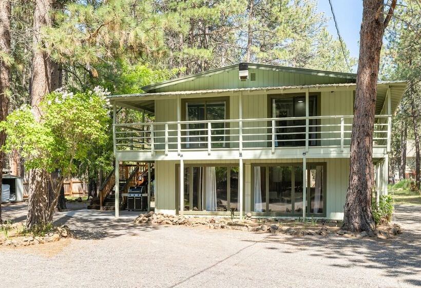 Deschutes Riverwoods Retreat