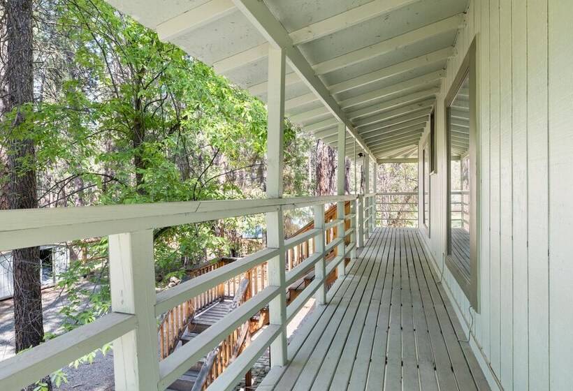 Deschutes Riverwoods Retreat