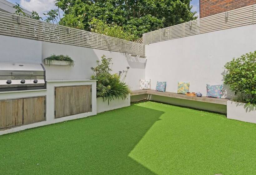 Family Home In Battersea By Underthedoormat