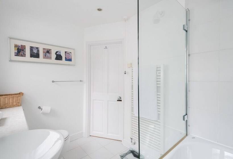 Family Home In Battersea By Underthedoormat