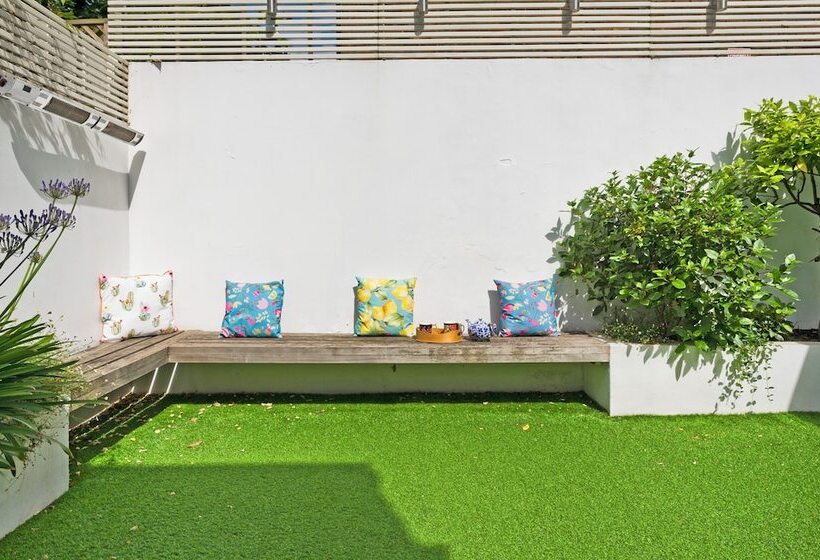 Family Home In Battersea By Underthedoormat