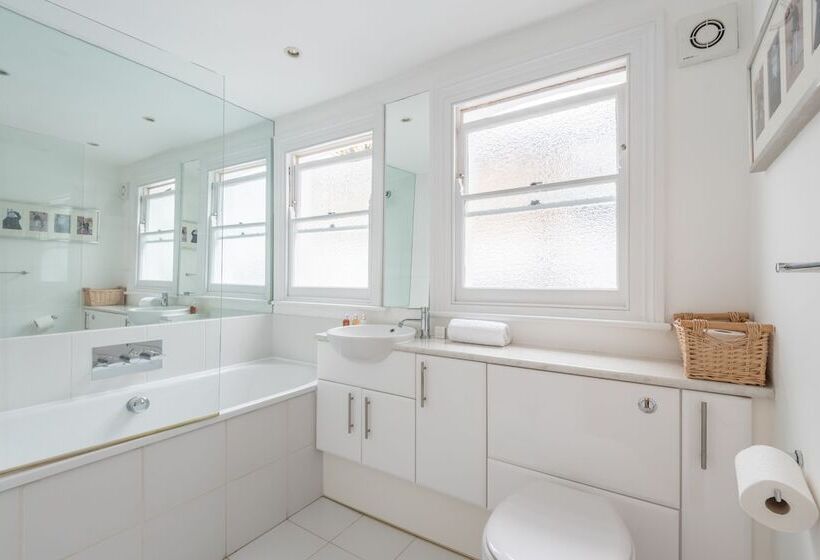 Family Home In Battersea By Underthedoormat