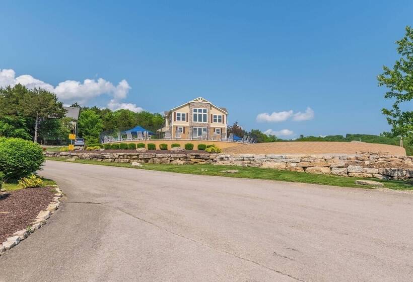 Hickory Hideaway   Communal Pool Access