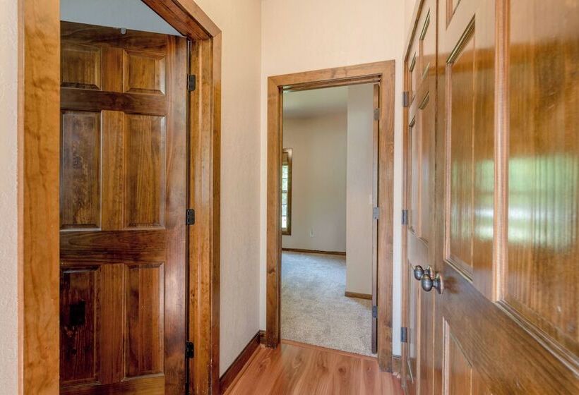 Hickory Hideaway   Communal Pool Access