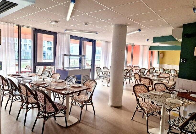 Хостел The People Caen