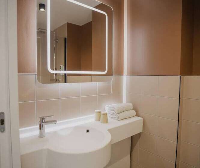 Хостел The People Caen