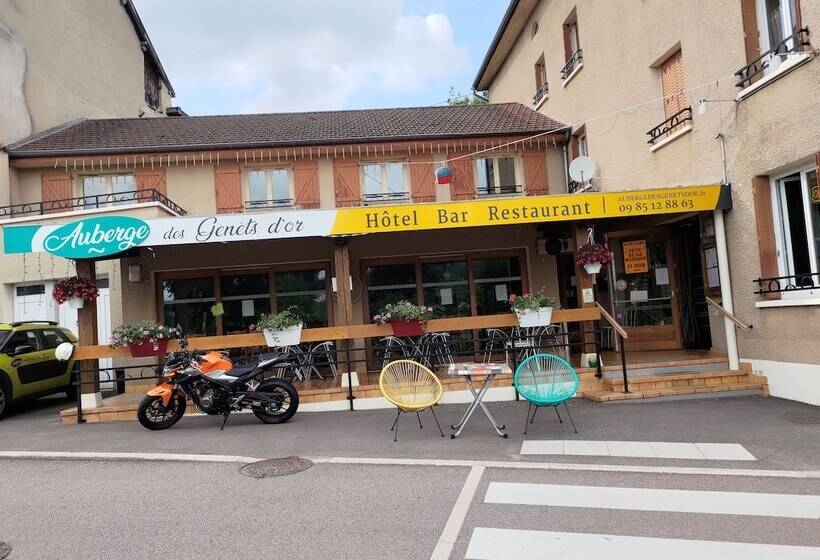 ホテル 1799 Rte Des écharmeaux