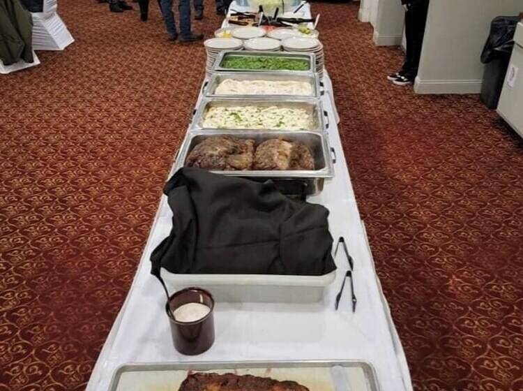 فندق Crookston Inn & Convention Center