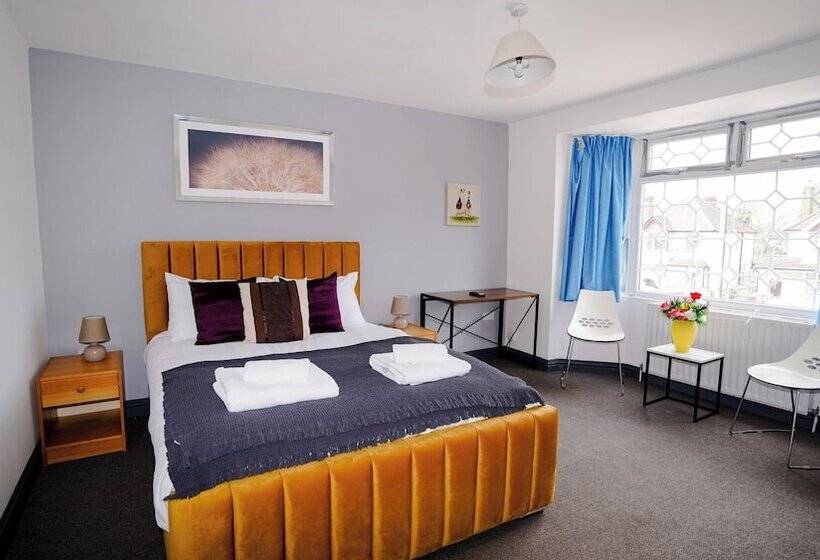 Отель 5bed Spacious House Free Parking