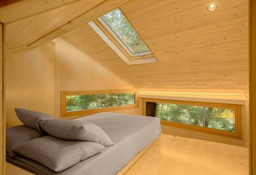 Отель Aoos River Treehouse