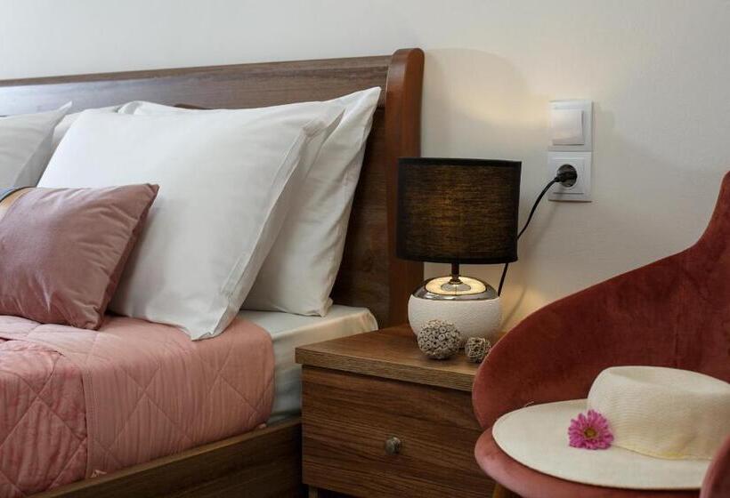 בית מלון כפרי Asterion Luxury Studios Airport