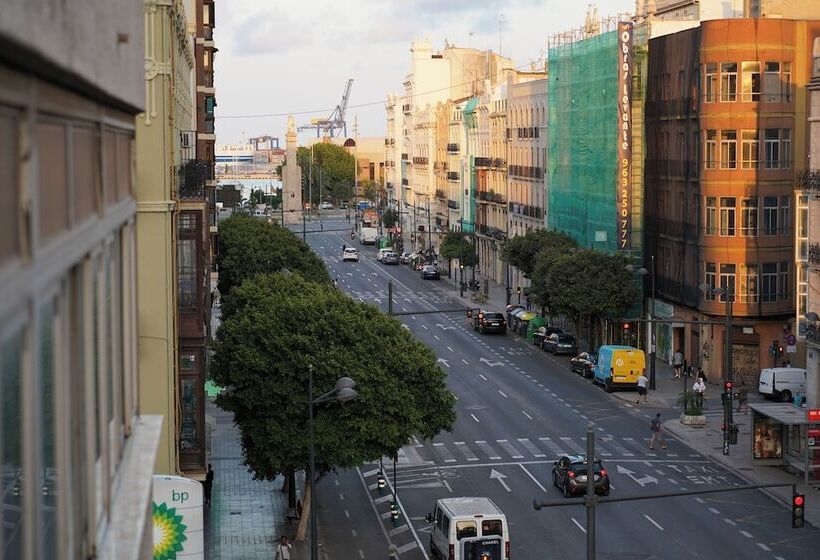 فندق Suites Puerto Valencia