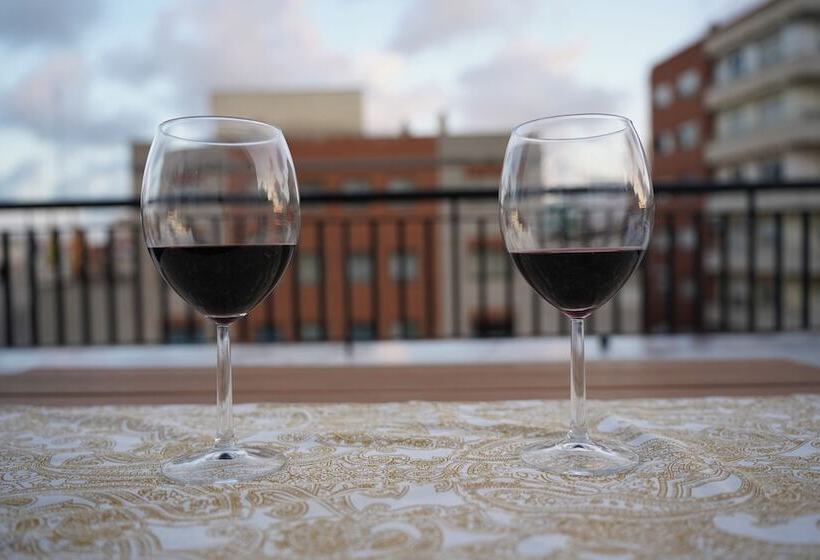 فندق Suites Puerto Valencia