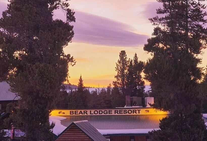 فندق Bear Lodge Resort