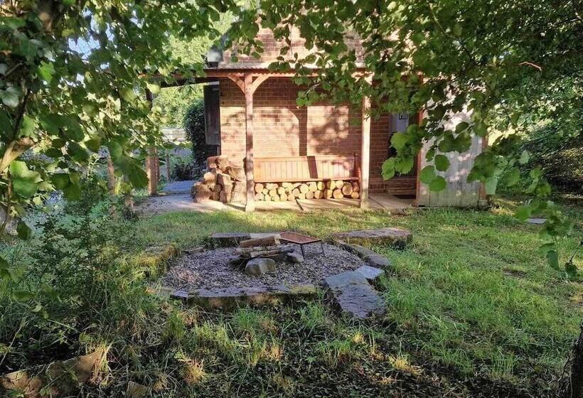 فندق Beautiful Riverside Lodge In Newbridge On Wye