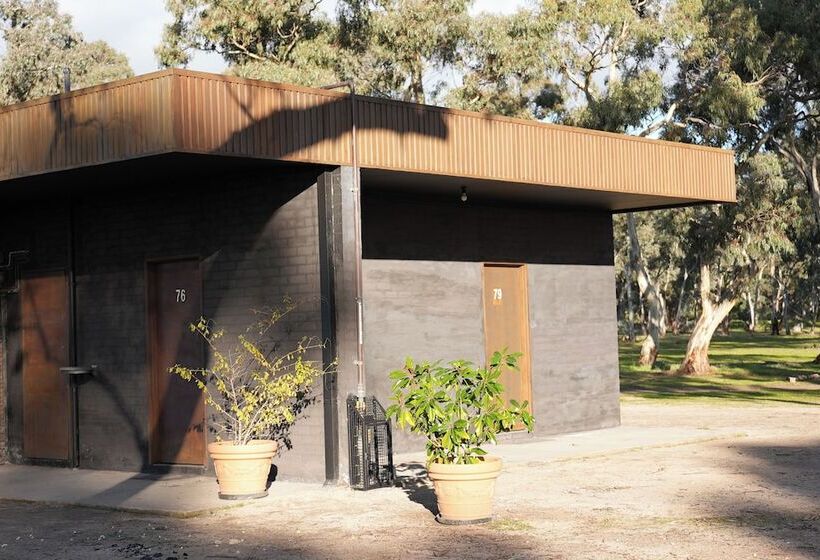 Отель Stawell Grampians Gate C & C Park