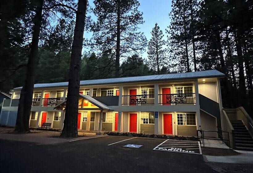 Отель Crater Lake Gateway   Hwy 140