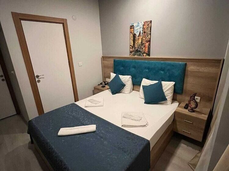 בית מלון כפרי Destinia Pera