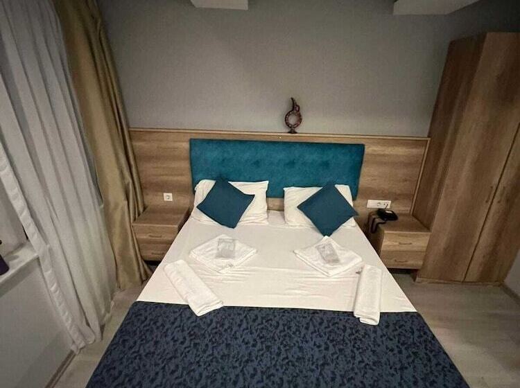 בית מלון כפרי Destinia Pera