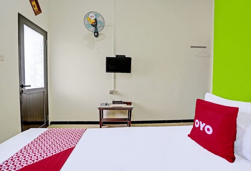 בית מלון כפרי D'jamus Resort Telaga Ngebel By Oyo