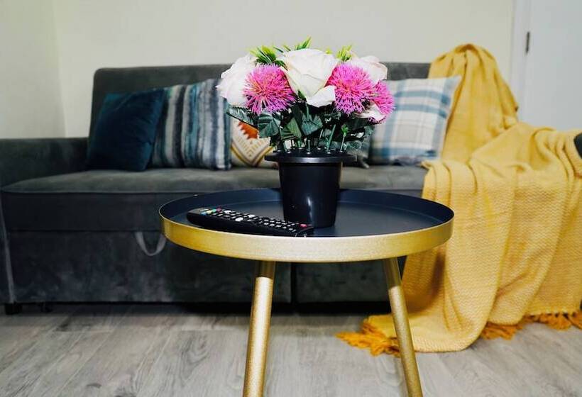 酒店 F3 Cranbrook Stunning Apt Free Parking