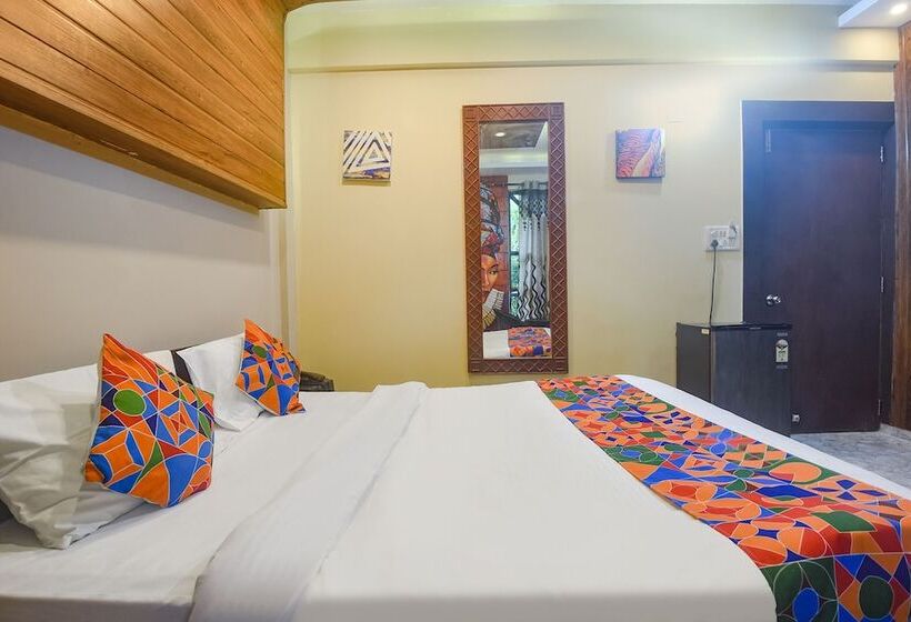 هتل Fabexpress Corinthia Boutique Rooms   Nr Candolim Beach