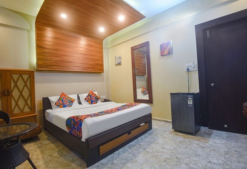 Отель Fabexpress Corinthia Boutique Rooms   Nr Candolim Beach