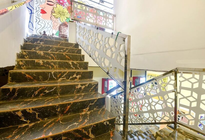 Отель Fabexpress Corinthia Boutique Rooms   Nr Candolim Beach