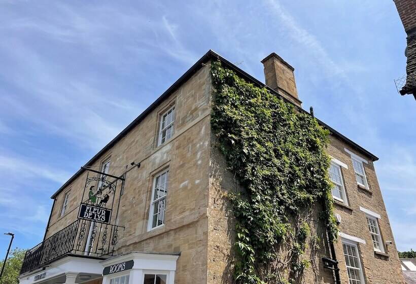 فندق Fleur De Lys Bampton