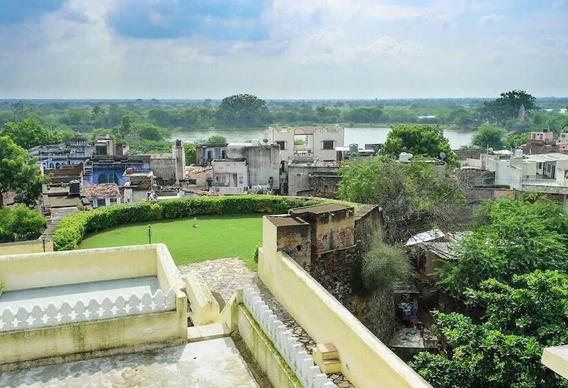 فندق Fort Barli   A 16th Century Castle