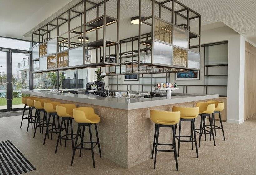 هتل Hilton Garden Inn Busselton