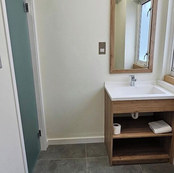 Отель Homefield Lodge