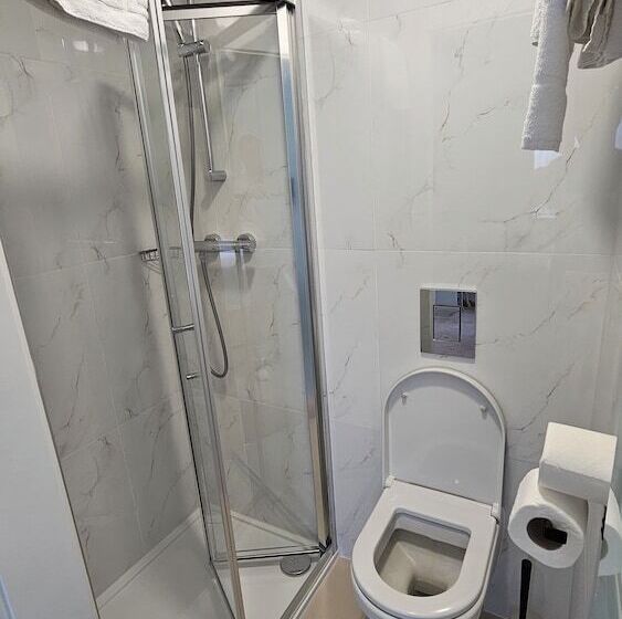 Отель Homefield Lodge