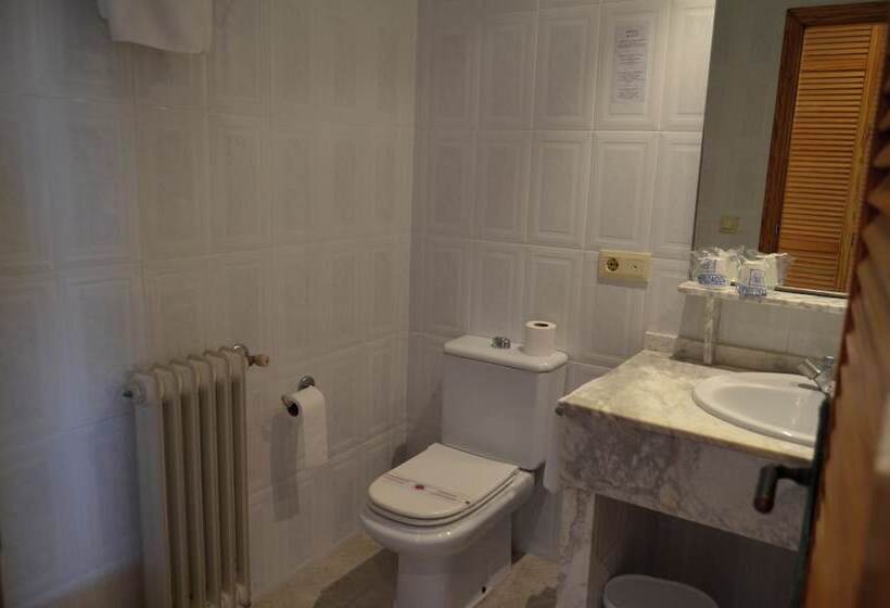 فندق Hostal Blayet