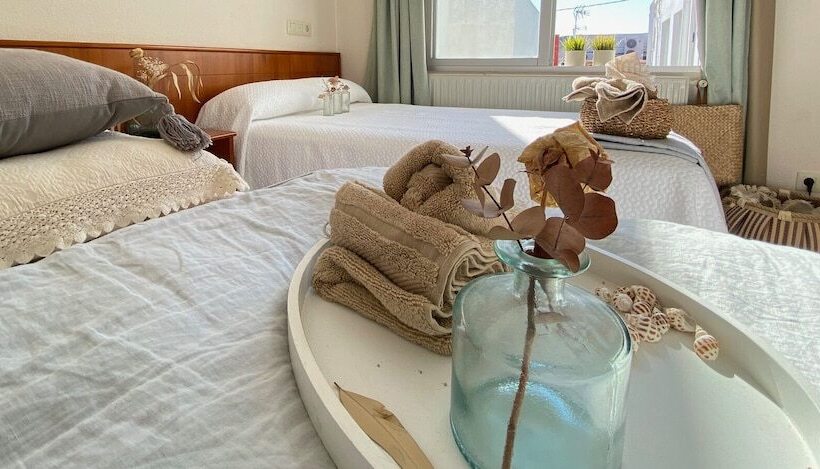 فندق Hostal Blayet