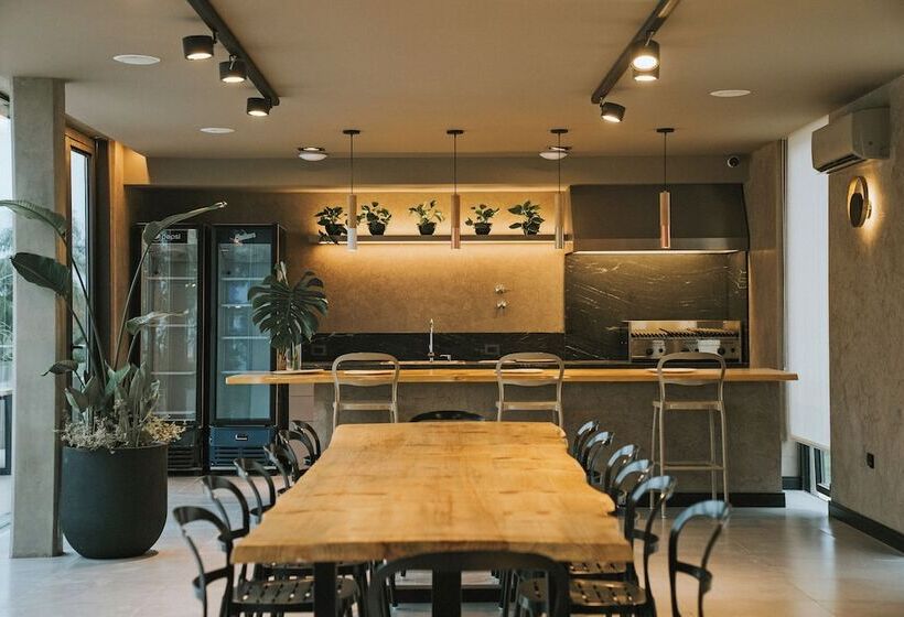 فندق Howard Johnson Plaza La Ribera